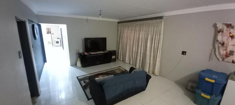 4 Bedroom Property for Sale in Roodepan Northern Cape